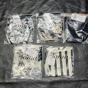 Soma Vanishing Edge microfiber with lace bikini Medium